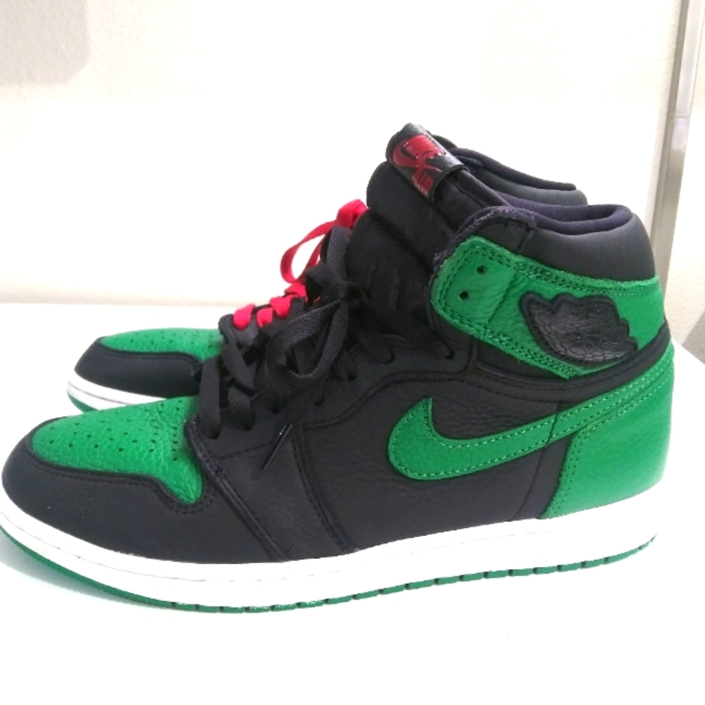 Air Jordan 1 "Pine Green 2.0" size 9.5